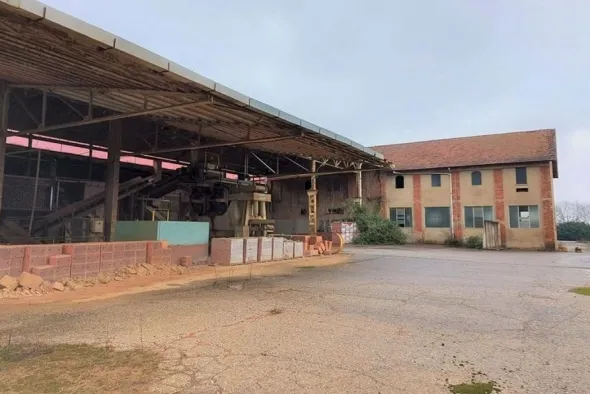 #15150 Opificio industriale con possibilità di riqualificazione