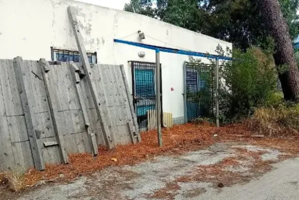 #2638619 Opificio uso deposito con pertinenze e cortile