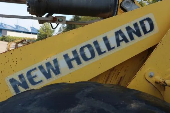 24#2431 Pala caricatrice New Holland W 190