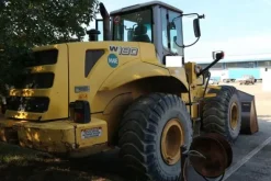 24#2431 Pala caricatrice New Holland W 190