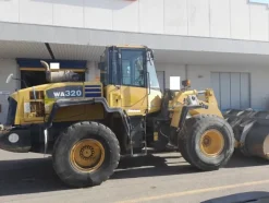 7#8084 Pala gommata articolata Komatsu WA 320-5