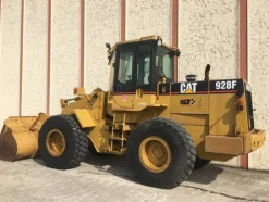 2#4406 Pala gommata Caterpillar 928 F