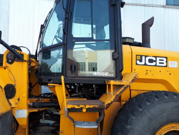 Pala gommata JCB 456, anno 2010, 16.000 ore