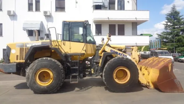 35#7214 Pala gommata Komatsu