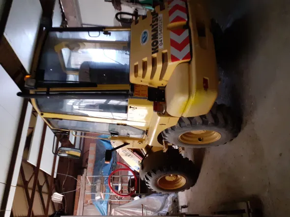 PALA GOMMATA KOMATSU WB70A