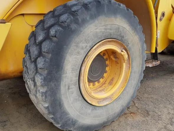 13#4479 Pala gommata New Holland