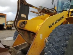13#4479 Pala gommata New Holland