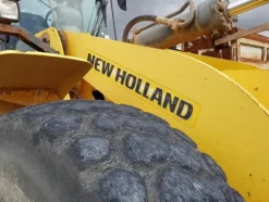 13#4479 Pala gommata New Holland