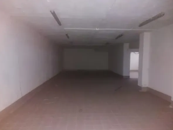 #23477 Palazzina direzionale con ampio parcheggio