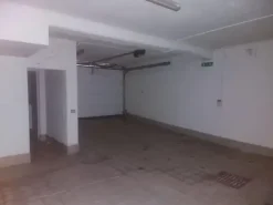 #23477 Palazzina direzionale con ampio parcheggio