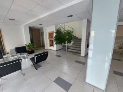 #2639425 Palazzina direzionale su tre livelli con ampia corte