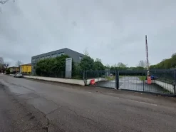 #2639425 Palazzina direzionale su tre livelli con ampia corte
