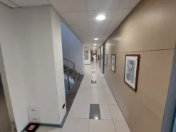 #2639425 Palazzina direzionale su tre livelli con ampia corte