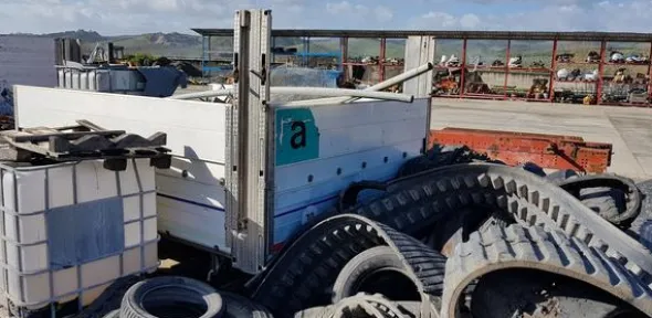 3#3901 Pale gommate Hanomag e Bobcat