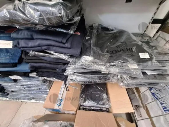 3#8933 Pantaloni e Jeans