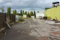 #14440 Parco commerciale con locali grezzi e terreni