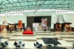 #2638554 Parco commerciale con parcheggio scoperto