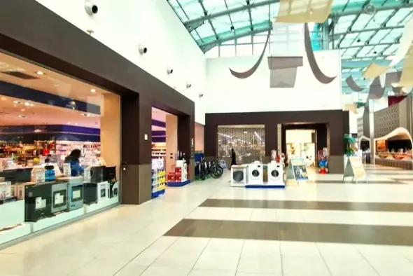 #2638554 Parco commerciale con parcheggio scoperto