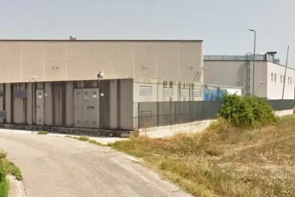 #2638554 Parco commerciale con parcheggio scoperto