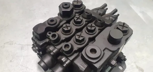 Parker L90LS-049 Mobile Directional Control Valve