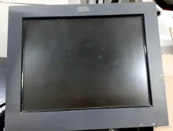 Pc touch e unità IBM con lettore codici
