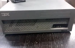 Pc touch e unità IBM con lettore codici