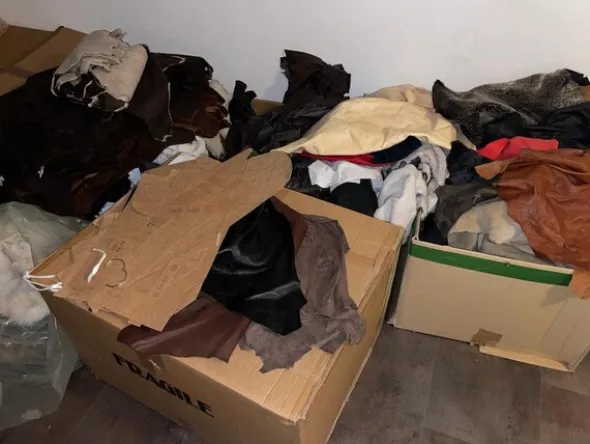 1#7066 Pelli e tessuti di vario tipo