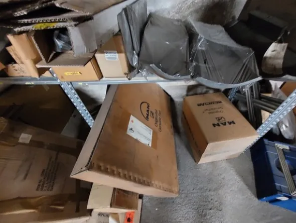 1#6777 Pezzi di ricambio di parti meccaniche e carrozzeria di autoveicoli Man