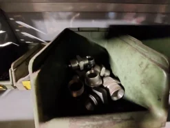 1#6777 Pezzi di ricambio di parti meccaniche e carrozzeria di autoveicoli Man