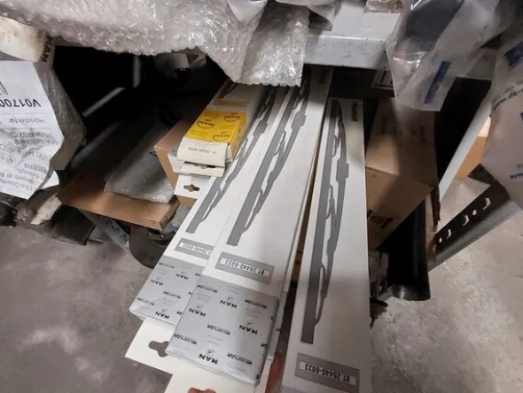 1#6777 Pezzi di ricambio di parti meccaniche e carrozzeria di autoveicoli Man