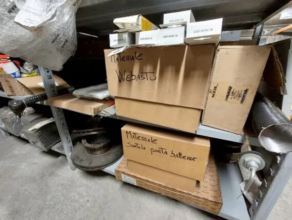 1#6777 Pezzi di ricambio di parti meccaniche e carrozzeria di autoveicoli Man