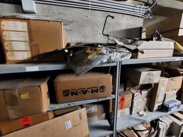 1#6777 Pezzi di ricambio di parti meccaniche e carrozzeria di autoveicoli Man