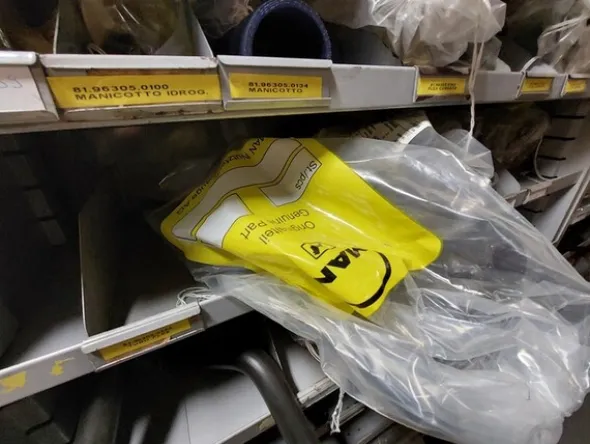 1#6777 Pezzi di ricambio di parti meccaniche e carrozzeria di autoveicoli Man