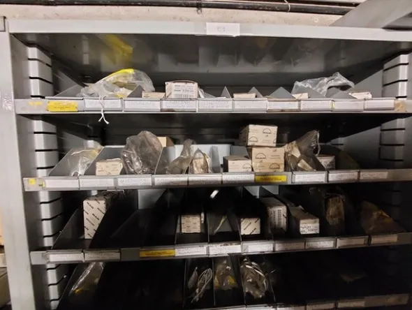 1#6777 Pezzi di ricambio di parti meccaniche e carrozzeria di autoveicoli Man