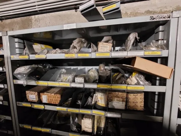 1#6777 Pezzi di ricambio di parti meccaniche e carrozzeria di autoveicoli Man