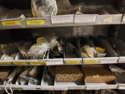 1#6777 Pezzi di ricambio di parti meccaniche e carrozzeria di autoveicoli Man