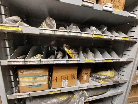 1#6777 Pezzi di ricambio di parti meccaniche e carrozzeria di autoveicoli Man
