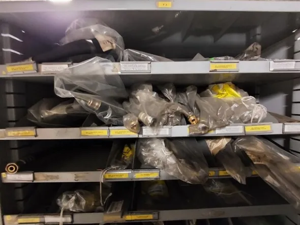 1#6777 Pezzi di ricambio di parti meccaniche e carrozzeria di autoveicoli Man