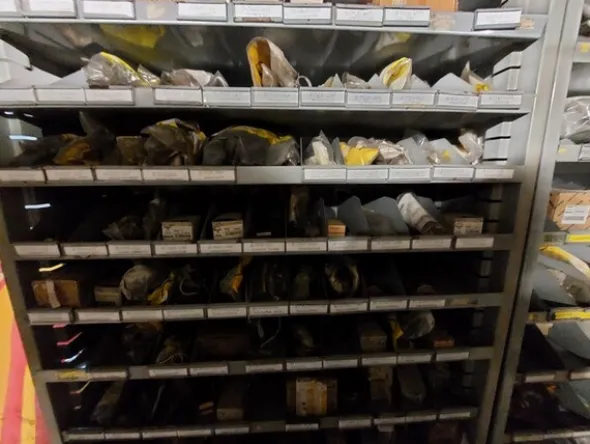 1#6777 Pezzi di ricambio di parti meccaniche e carrozzeria di autoveicoli Man