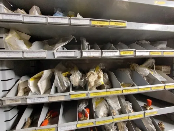 1#6777 Pezzi di ricambio di parti meccaniche e carrozzeria di autoveicoli Man
