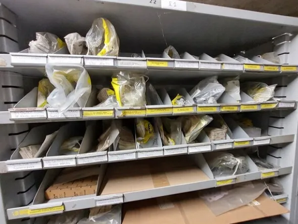 1#6777 Pezzi di ricambio di parti meccaniche e carrozzeria di autoveicoli Man