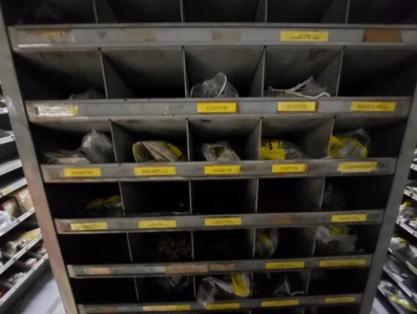1#6777 Pezzi di ricambio di parti meccaniche e carrozzeria di autoveicoli Man