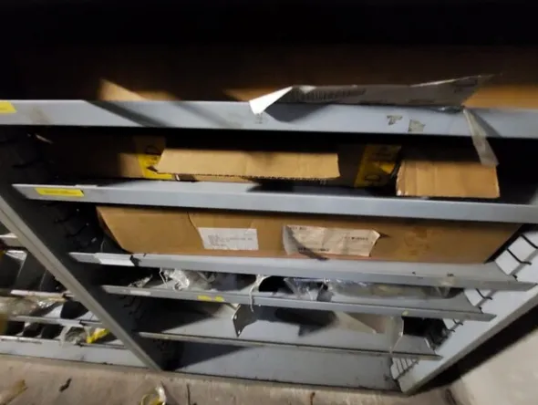 1#6777 Pezzi di ricambio di parti meccaniche e carrozzeria di autoveicoli Man