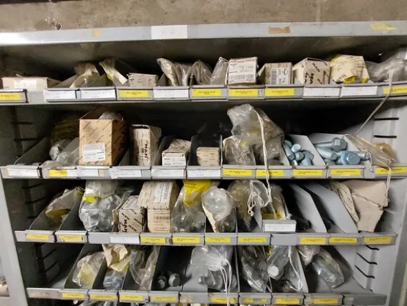 1#6777 Pezzi di ricambio di parti meccaniche e carrozzeria di autoveicoli Man