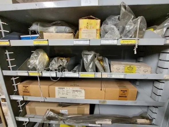 1#6777 Pezzi di ricambio di parti meccaniche e carrozzeria di autoveicoli Man