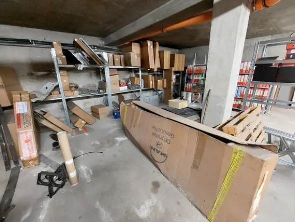 1#6777 Pezzi di ricambio di parti meccaniche e carrozzeria di autoveicoli Man