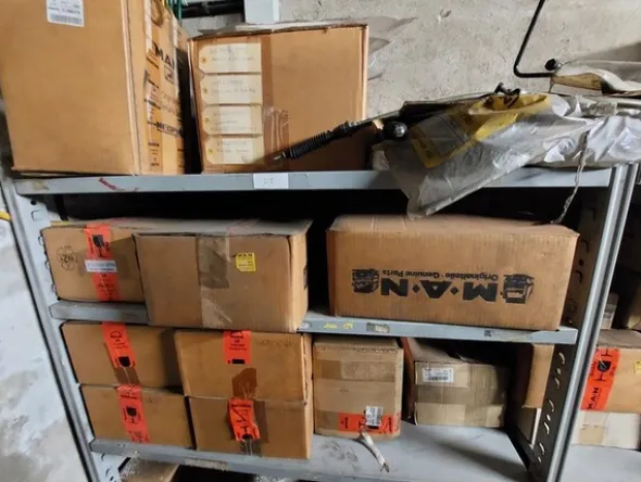 1#6777 Pezzi di ricambio di parti meccaniche e carrozzeria di autoveicoli Man
