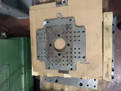 PIASTRE PER MACCHINE AD INIEZIONE