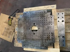 PIASTRE PER MACCHINE AD INIEZIONE