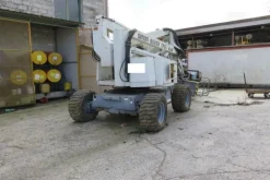 13#3066 Piattaforma aerea semovente Simon